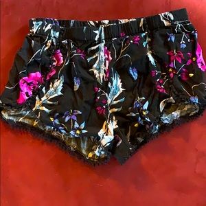 Women’s Xs floral shorts